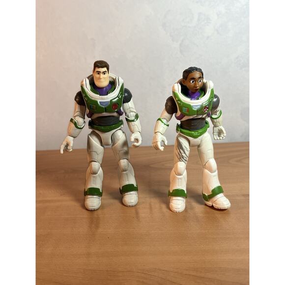Disney Pixar Buzz Lightyear And Izzy Hawthorne Space Ranger Action Figures 5” - Picture 2 of 8